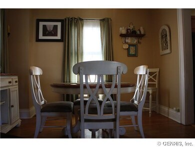 Dining Room. ELEGANT AND COMFORTABLE AT THE SAME T