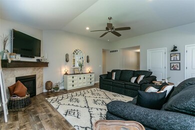 1916 Crimson Oak Dr, Maryville, IL 62062 - photo 5