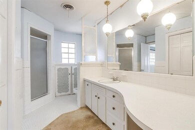 813 W Cheryl Ave, Hurst, TX 76053 - photo 5