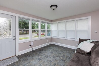 2311 E Grand Ave, Des Moines, IA 50317 - photo 4