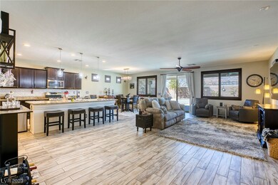 Families Room/Dining Room Combo