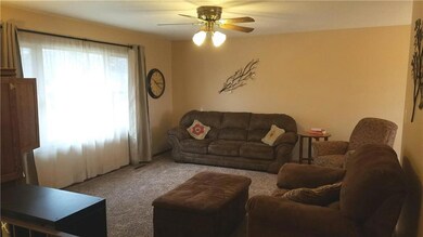 308 E 29th St S, Newton, IA 50208 - photo 3