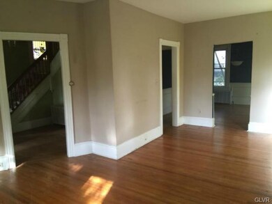 523 W Lafayette St, Easton, PA 18042 - photo 4