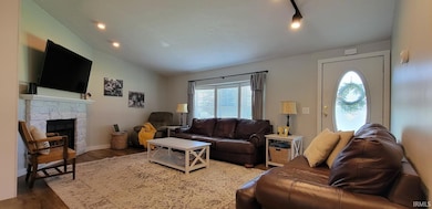 4 Peach St, Loogootee, IN 47553 - photo 7