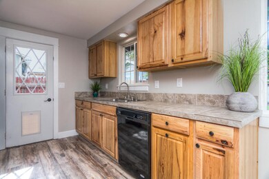 1607 SW 21st Place, Redmond, OR 97756 - photo 7