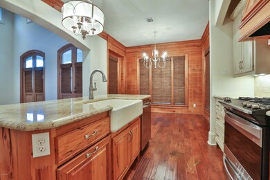 Custom Woodwork/Granite Countertops