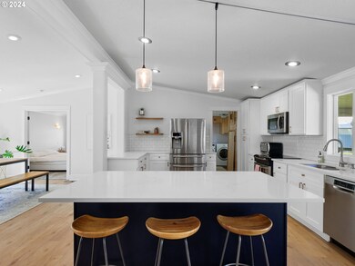 39736 SW Snowcrest Dr, Cornelius, OR 97113 - photo 4