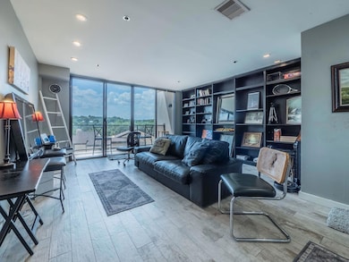 Towers Of Town Lake unit 4A4, Austin, TX 78701 - photo 5