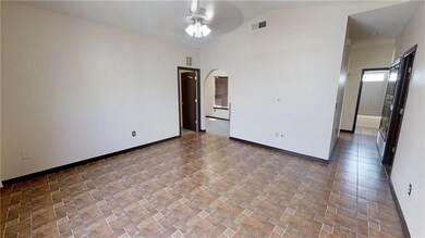 644 Villa Romero Dr, El Paso, TX 79928 - photo 3