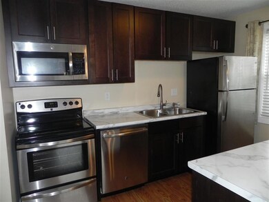 148 N Twin Oaks Terrace, South Burlington, VT 05403 - photo 2