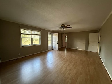 604 W Camellia Ave, Geneva, AL 36340 - photo 6