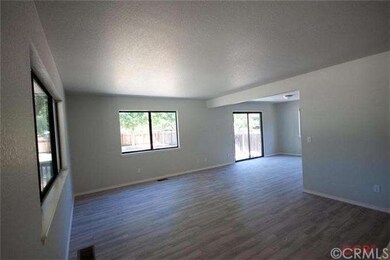 Spacious Living Room/Family Room