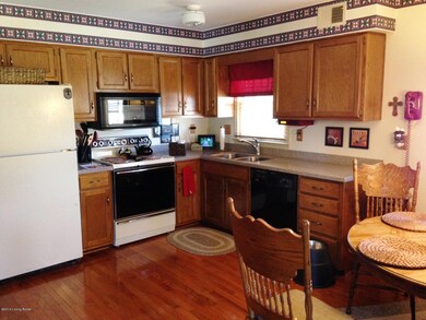 LARGE KITCHEN