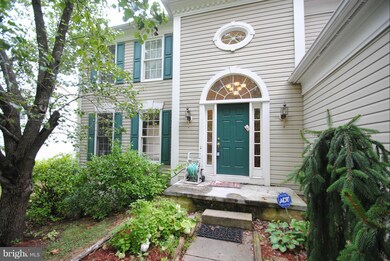 2881 Chevoit Hill Ct, Woodbridge, VA 22191 - photo 2