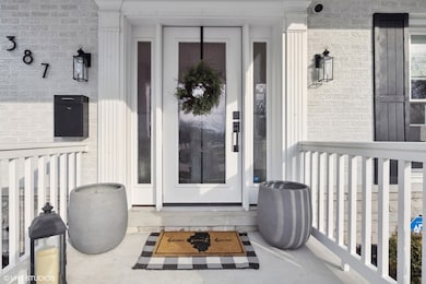 387 N Emroy Ave, Elmhurst, IL 60126 - photo 2