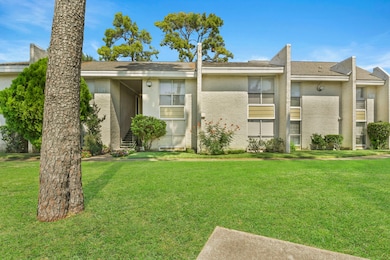 1950 Spenwick Dr unit 408, Houston, TX 77055 - photo 3