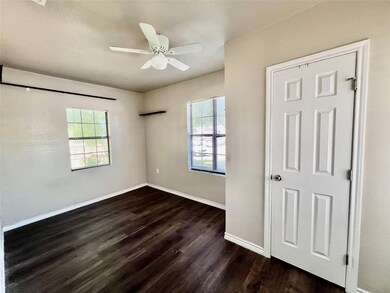 111 W 1st St, Weatherford, TX 76086 - photo 6