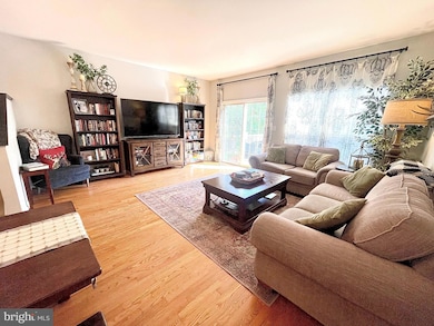 11471 Heritage Commons Way, Reston, VA 20194 - photo 4