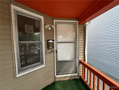 Lower unit private entrance