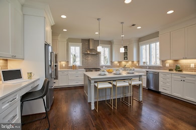 6800 Crutchfield St, Falls Church, VA 22043 - photo 5