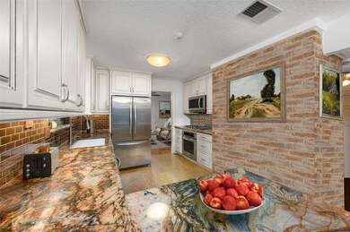 10026 Burgoyne Rd, Houston, TX 77042 - photo 6