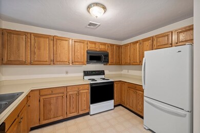 30 Hobart Ln unit 30, Rockland, MA 02370 - photo 6