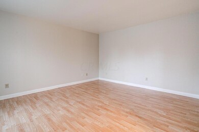 143_Calahan-living room
