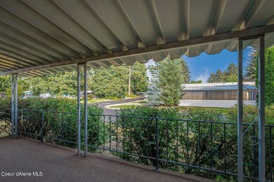 Covered & Private front porch