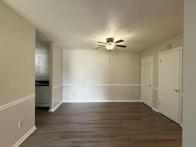 1017 Dining area