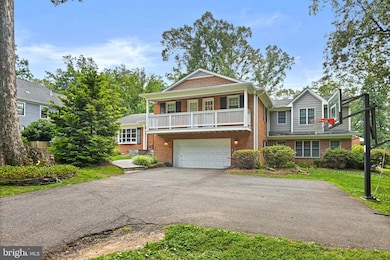 8633 Janet Ln, Vienna, VA 22180 - photo 3