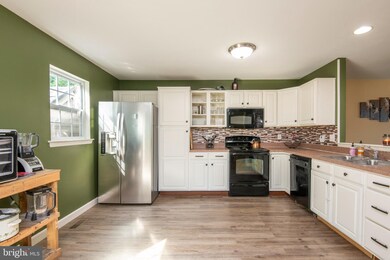 2226 Mckinley Ave, Reading, PA 19609 - photo 6