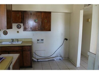 320 Yolanda Dr, El Paso, TX 79915 - photo 6