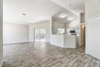 2318 N 27th Place, Phoenix, AZ 85008 - photo 6
