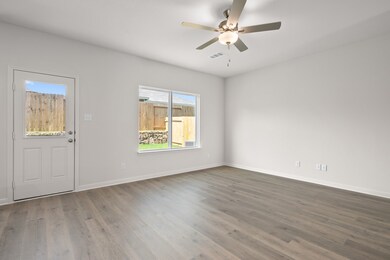 421 Watson Ct, Venus, TX 76084 - photo 4