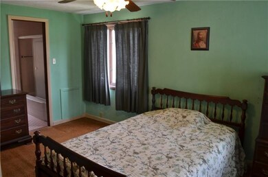 Master Bedroom - Main floor