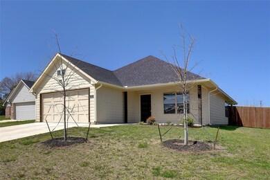 201 Clover Cir, Weatherford, TX 76086 - photo 2
