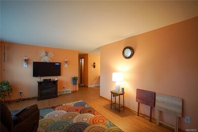 736 Remington Dr, North Tonawanda, NY 14120 - photo 2