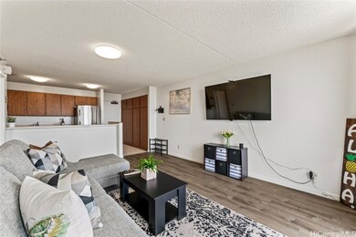 Lots of cabinets in the kitchen and entrance! The