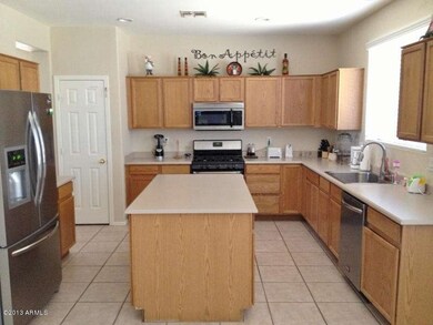Spacious Kitchen w/ Island
