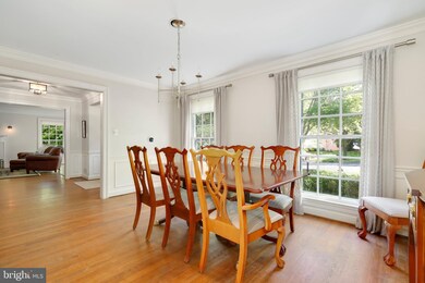 10337 Windsor View Dr, Potomac, MD 20854 - photo 3