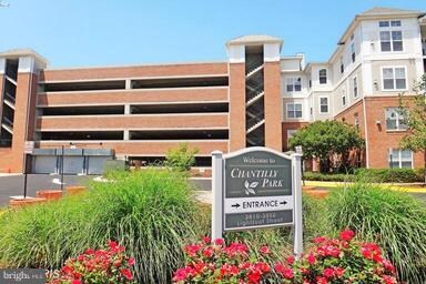 3810 Lightfoot St unit 209, Chantilly, VA 20151 - photo 2