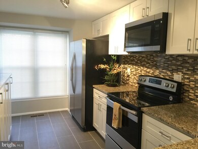 20503 Strath Haven Dr, Montgomery Village, MD 20886 - photo 3