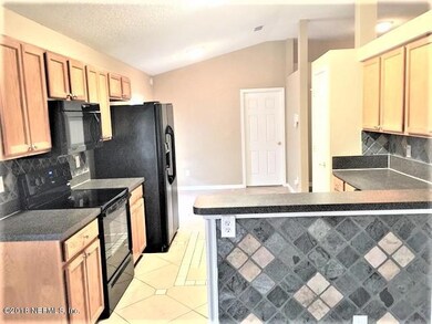 7_FL13651_kitchen
