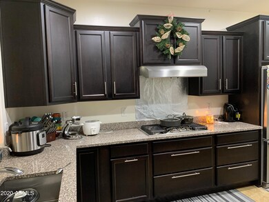 Kitchen gas cooktop