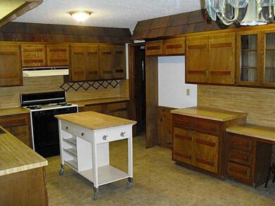 33108 Hardesty Rd, Shawnee, OK 74801 - photo 5