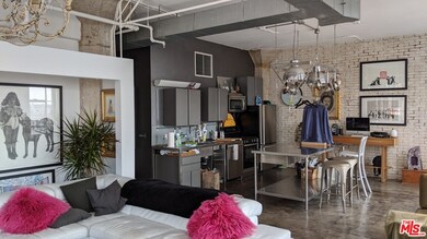 Textile Building Lofts unit 802, Los Angeles, CA 90014 - photo 2