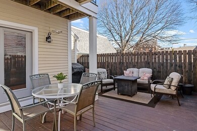 14 Vernon St unit 14, Newburyport, MA 01950 - photo 2