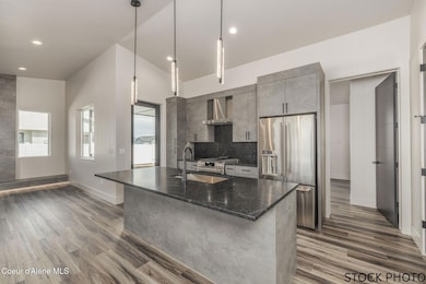 7 KITCHEN ISLAND