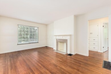 2074 Ridgeview Rd unit C, Columbus, OH 43221 - photo 6