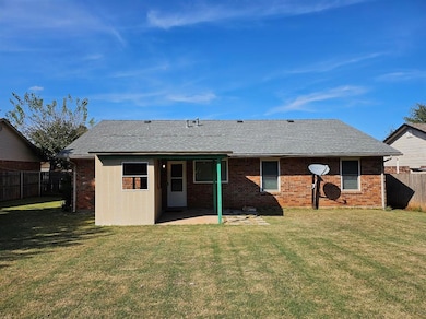 1728 SE 8th St, Moore, OK 73160 - photo 4